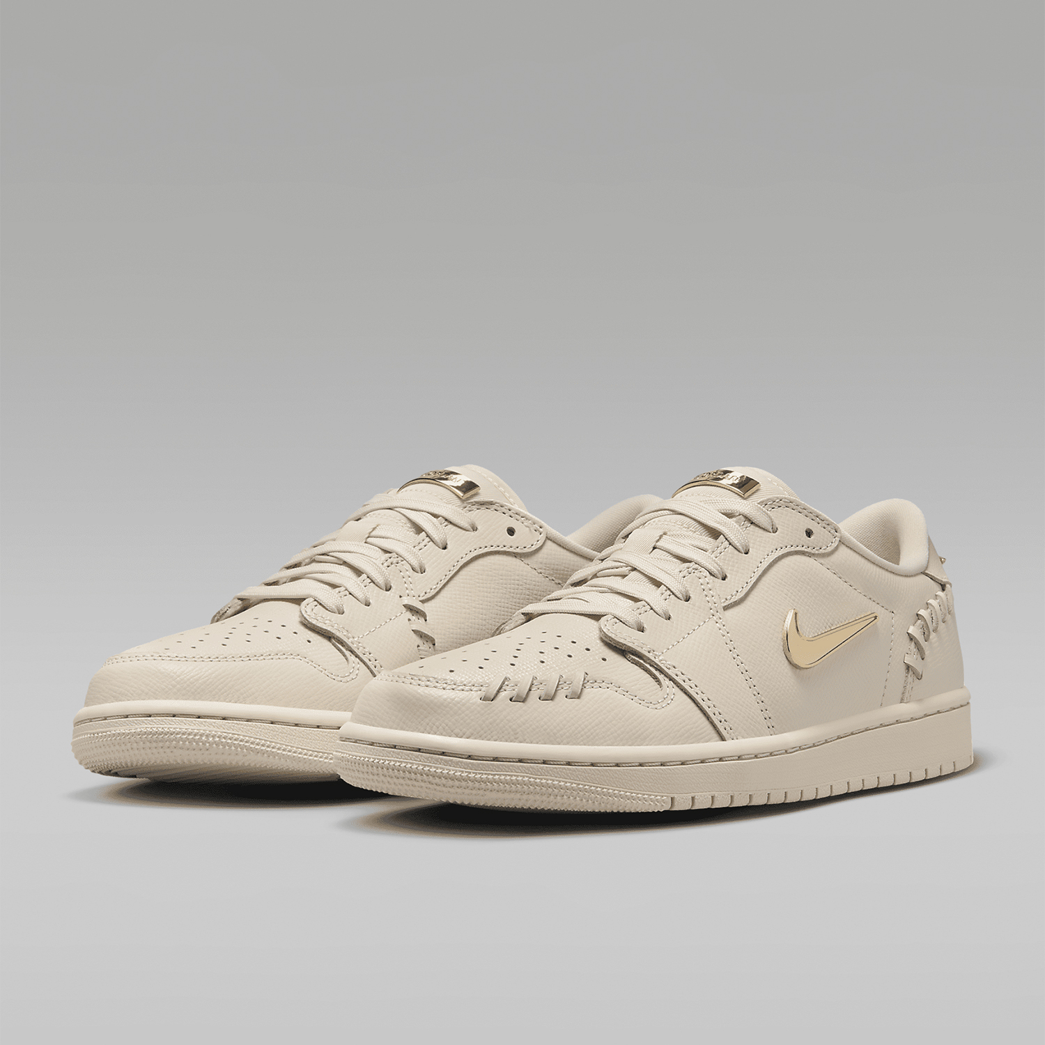 Nike Authentic Air Jordan 1 MM - огляд і ціна Women'S Shoes Nike Jordan