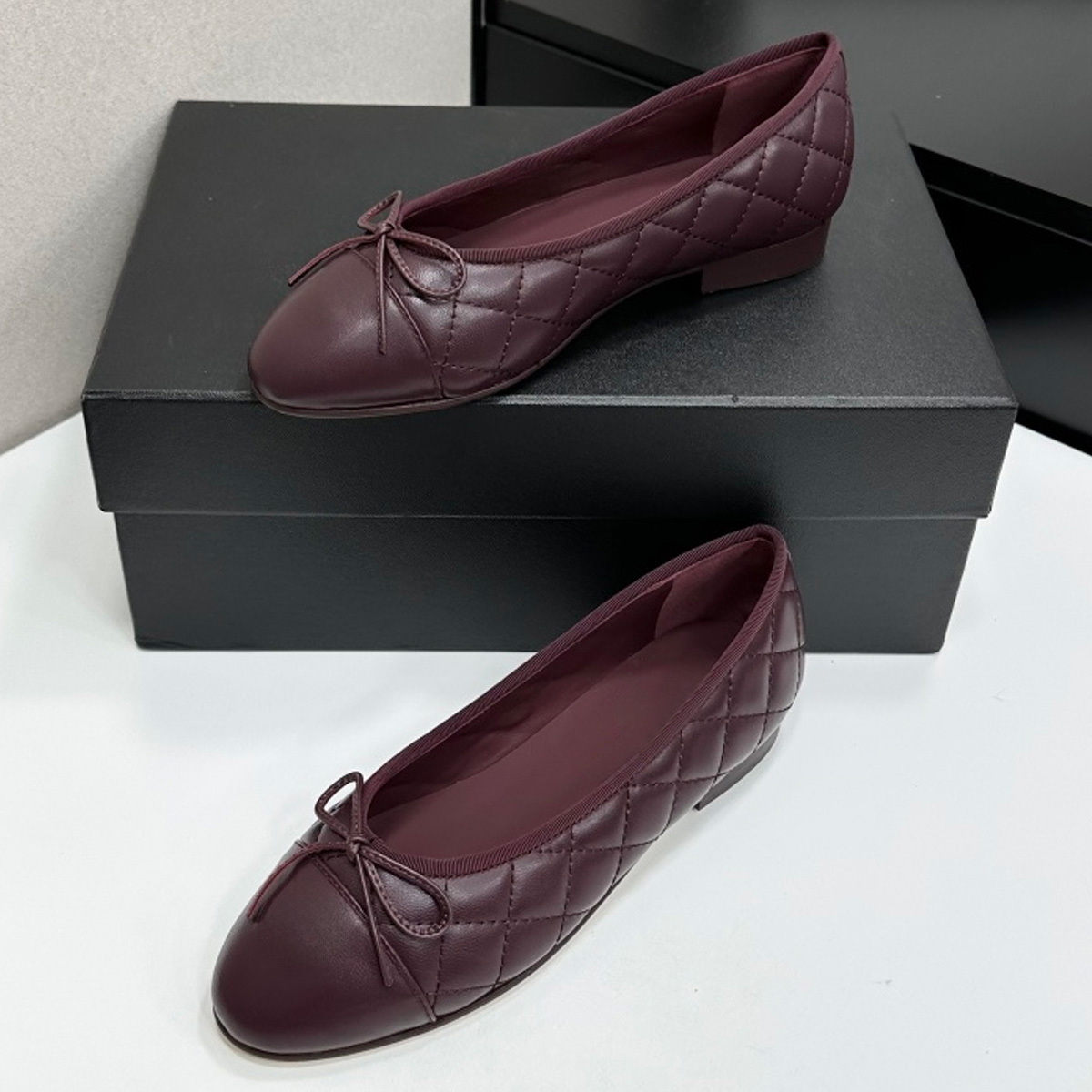 2026 Women's Two-Tone Cap-Toe  - огляд і ціна Women Shoes Heels