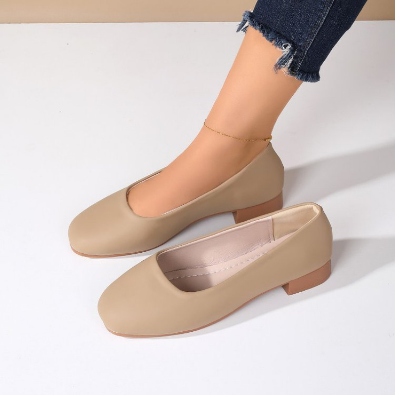 Soft Leather Round Toe Slip-On - огляд і ціна Women Shoes Heels
