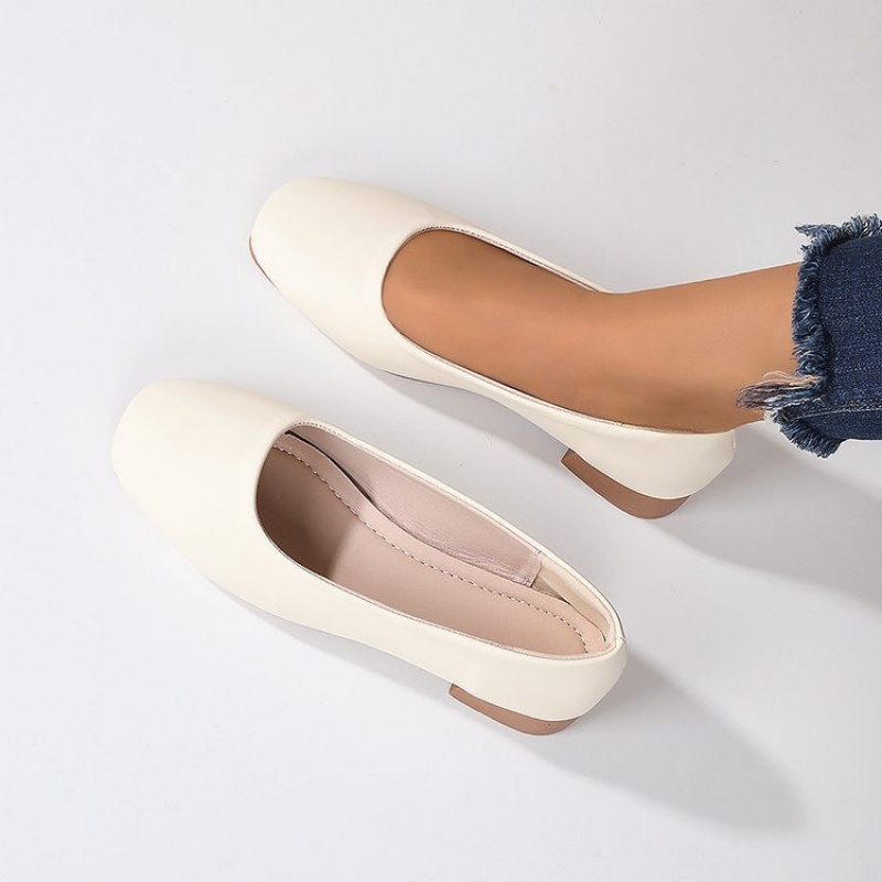 Soft Leather Round Toe Slip-On - огляд і ціна Women Shoes Heels